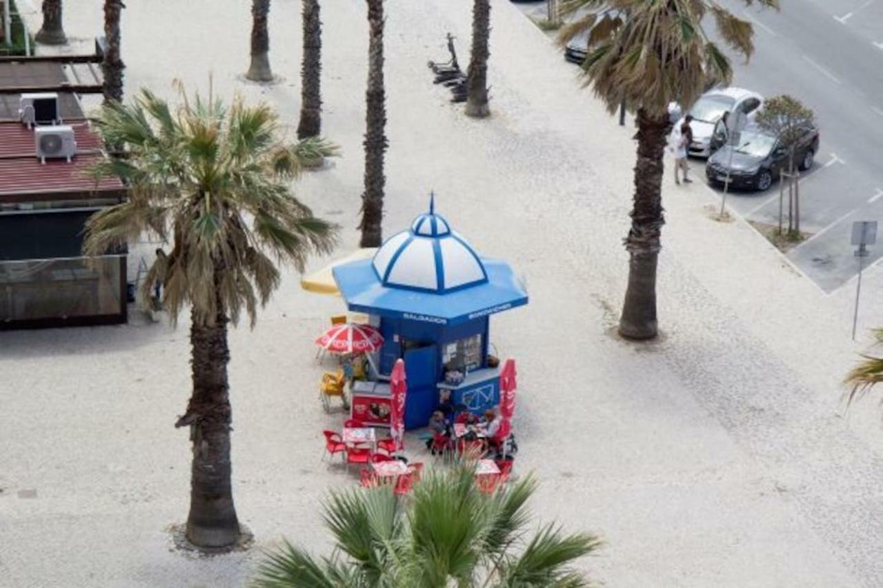 Wonderful Studio Apartment In Front Of The Beach Costa de Caparica Luaran gambar