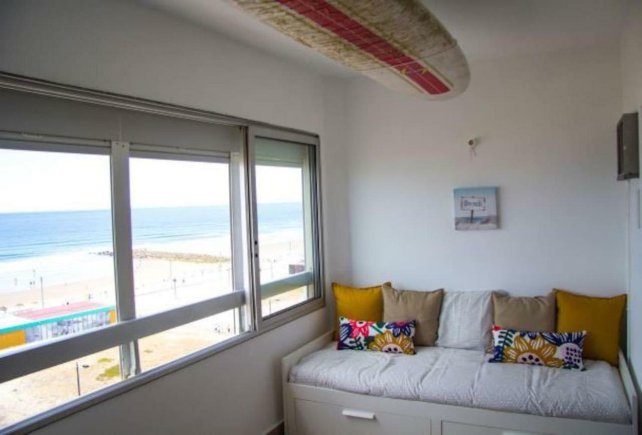 Wonderful Studio Apartment In Front Of The Beach Costa de Caparica Luaran gambar