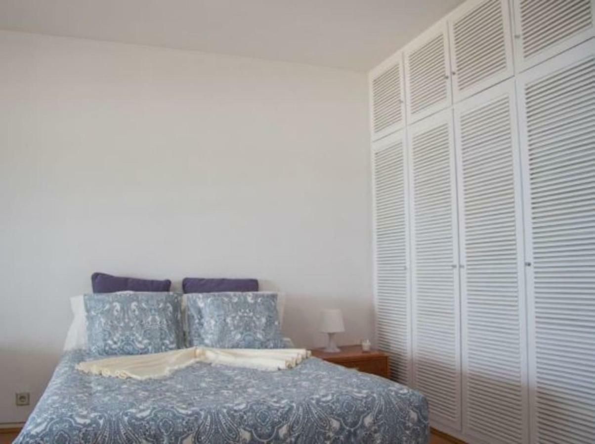 Wonderful Studio Apartment In Front Of The Beach Costa de Caparica Luaran gambar
